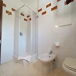 Domus Garden Bed and Breakfast Όλμπια